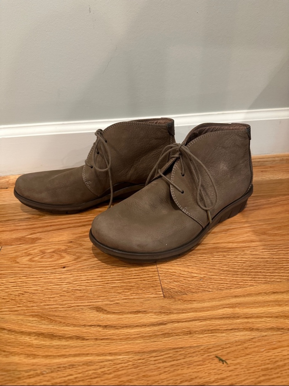 Dansko Women's Joy Chukka Taupe Lace-Up Leather Ankle Booties